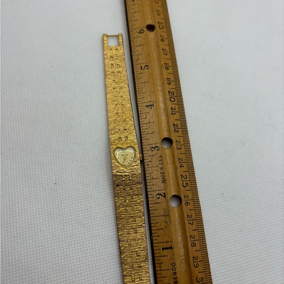 Vintage Austin Small Heart Face Gold Color Bracelet Watch. - Picture 12 of 16